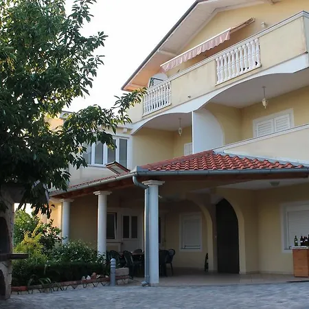 Apartment In Starigrad-Paklenica 6784